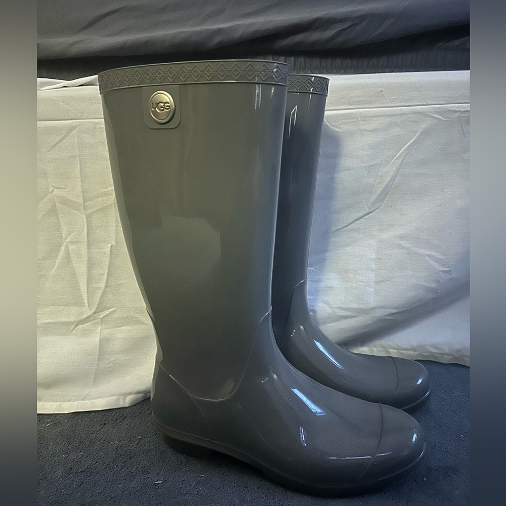 UGG rain boots!!